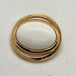 Vintage Jewlery AVON Glass White Cabochon Gold Tone Pin‎ Brooch